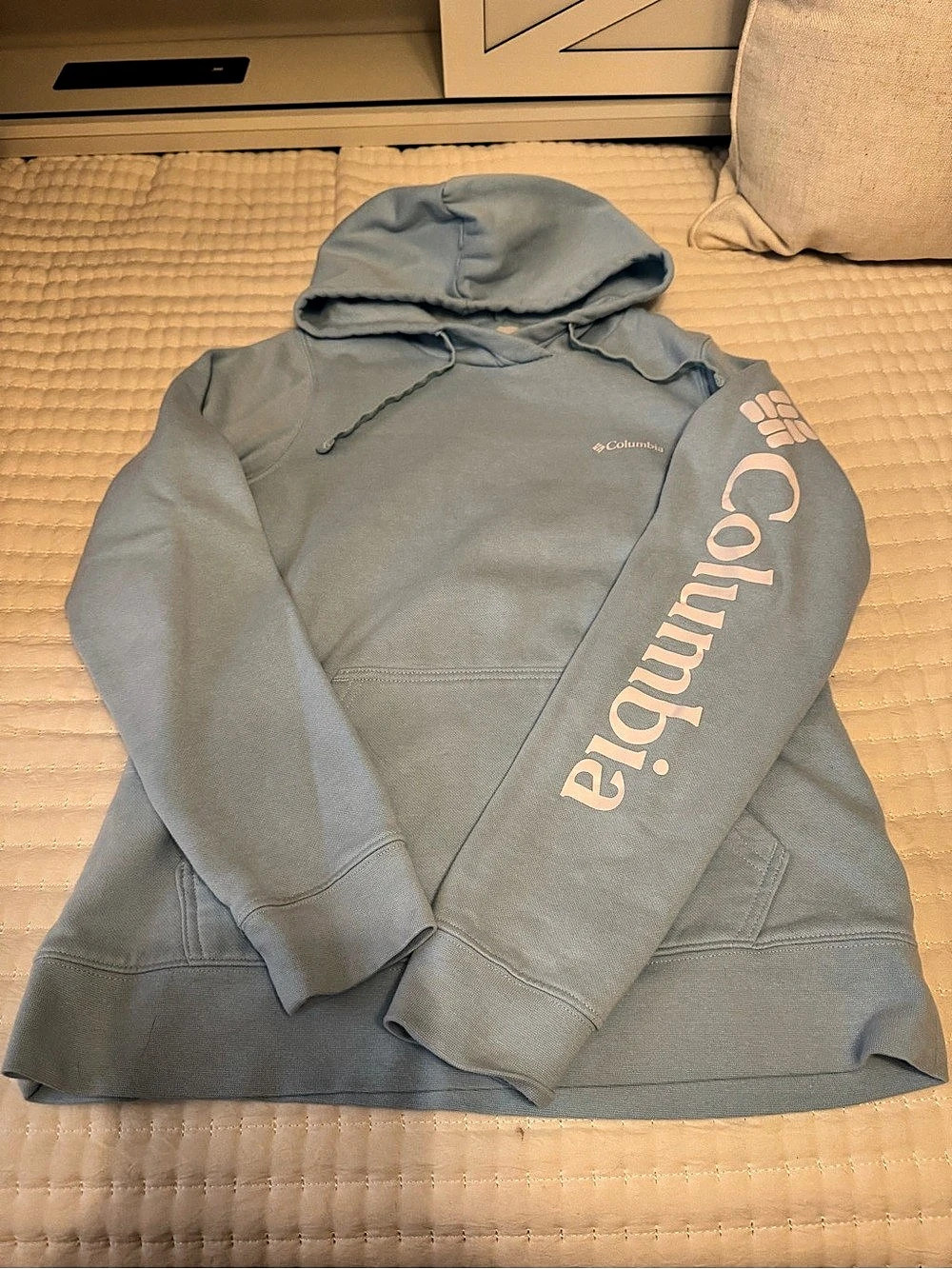 Columbia Size Small Light Blue Graphic Hoodie